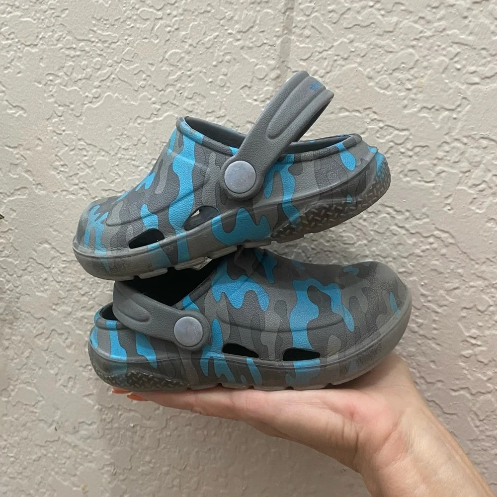 Stride Rite Blue and Gray Camouflage Clog Sandal
